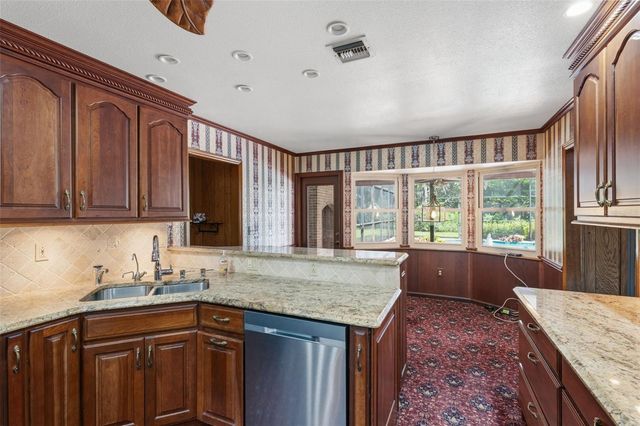 105 PINE TREE LANE, Altamonte Springs, FL 32714