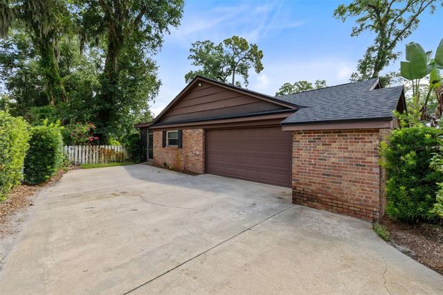 105 PINE TREE LANE, Altamonte Springs, FL 32714