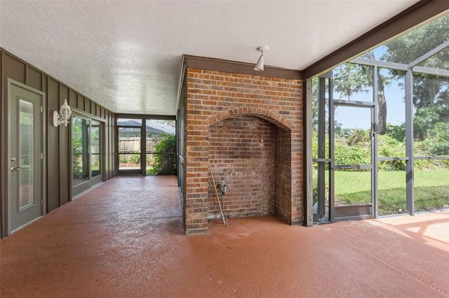105 PINE TREE LANE, Altamonte Springs, FL 32714