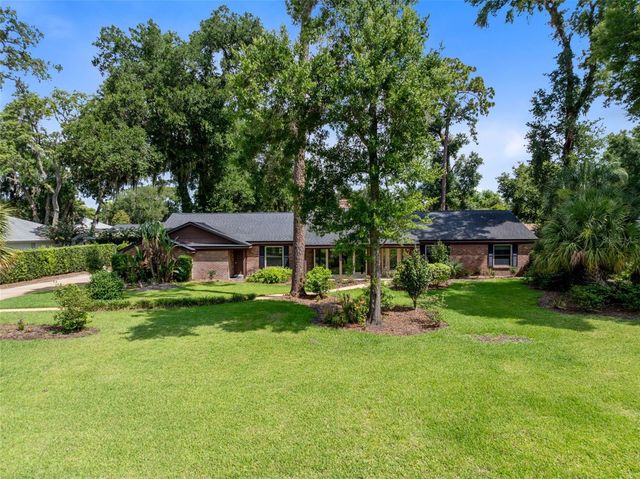 105 PINE TREE LANE, Altamonte Springs, FL 32714