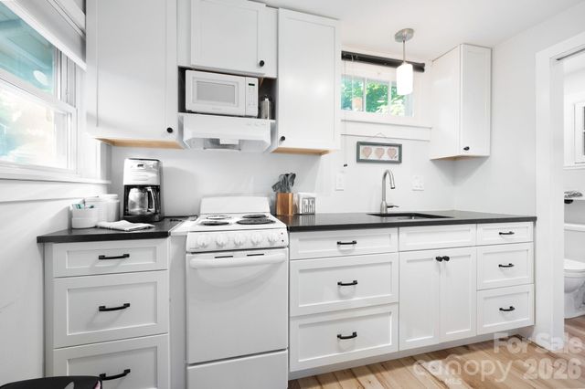 15 and 16 Cottage Drive, Asheville, NC 28805
