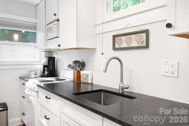 15 and 16 Cottage Drive, Asheville, NC 28805