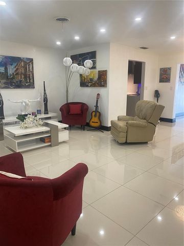 3617 NW 37th St, Lauderdale Lakes, FL 33309