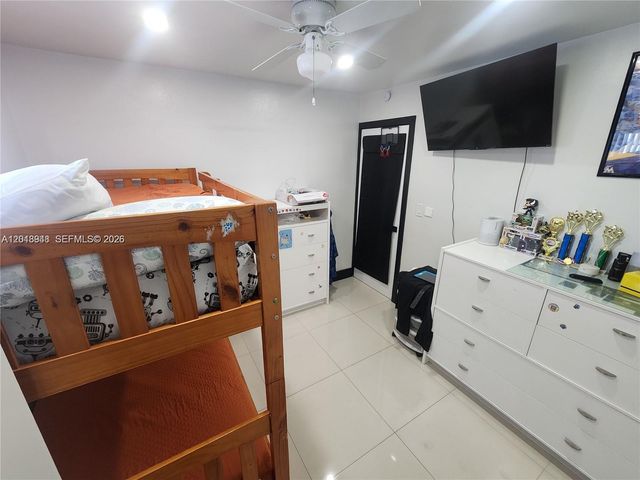 3617 NW 37th St, Lauderdale Lakes, FL 33309