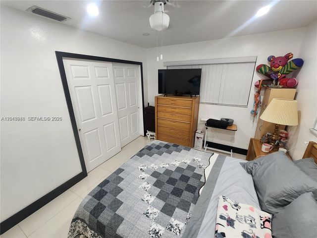 3617 NW 37th St, Lauderdale Lakes, FL 33309
