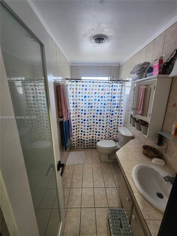 3617 NW 37th St, Lauderdale Lakes, FL 33309