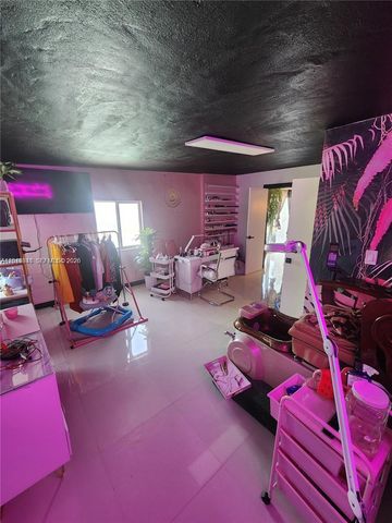 3617 NW 37th St, Lauderdale Lakes, FL 33309