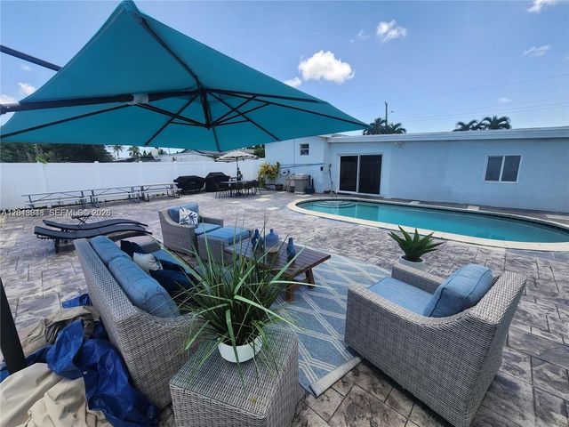 3617 NW 37th St, Lauderdale Lakes, FL 33309