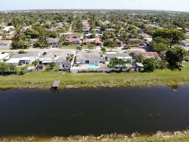 3617 NW 37th St, Lauderdale Lakes, FL 33309