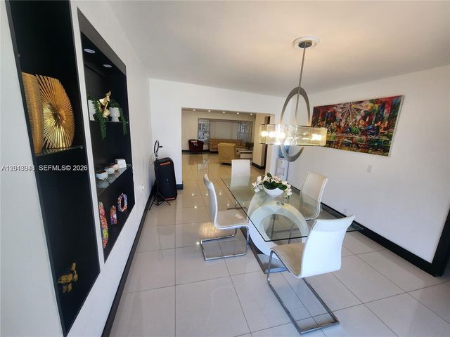 3617 NW 37th St, Lauderdale Lakes, FL 33309