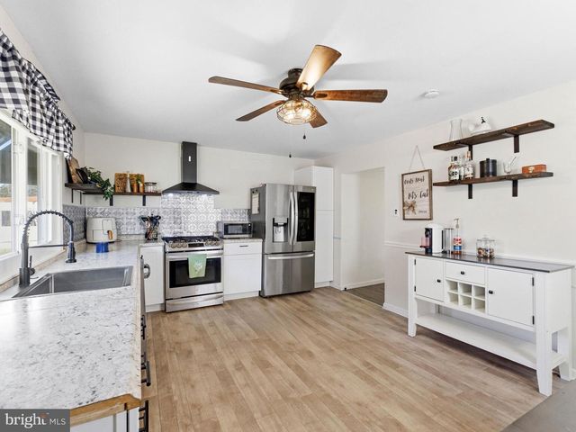 401 WOODBURY TER, West Deptford, NJ 08086