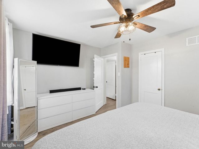 401 WOODBURY TER, West Deptford, NJ 08086