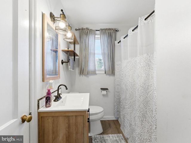 401 WOODBURY TER, West Deptford, NJ 08086