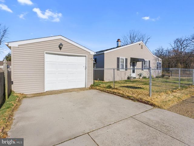 401 WOODBURY TER, West Deptford, NJ 08086