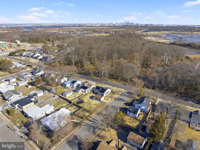 401 WOODBURY TER, West Deptford, NJ 08086