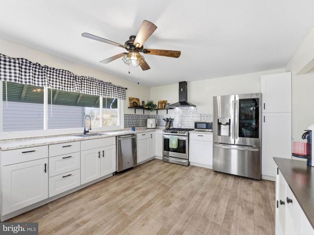 401 WOODBURY TER, West Deptford, NJ 08086