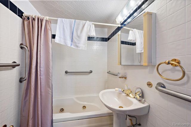 9287 N River Road 1, Clay Township, MI 48001