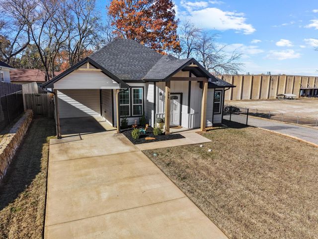 759 N Eddy Avenue, Denison, TX 75020
