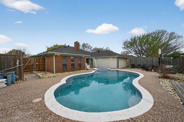 2307 Honeysuckle Drive, Richardson, TX 75082