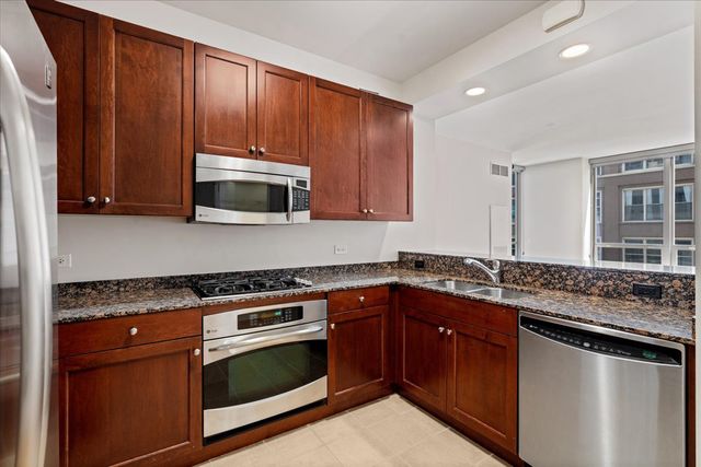 600 N LAKE SHORE Drive 507, Chicago, IL 60611