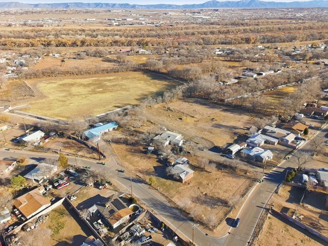 2224 Perry Road SW, Albuquerque, NM 87105