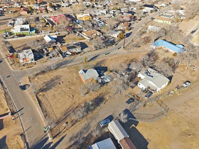 2224 Perry Road SW, Albuquerque, NM 87105