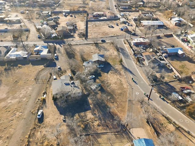 2224 Perry Road SW, Albuquerque, NM 87105