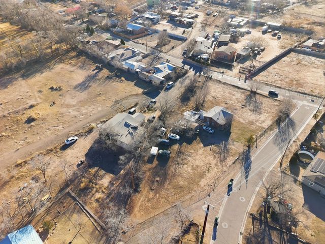 2224 Perry Road SW, Albuquerque, NM 87105