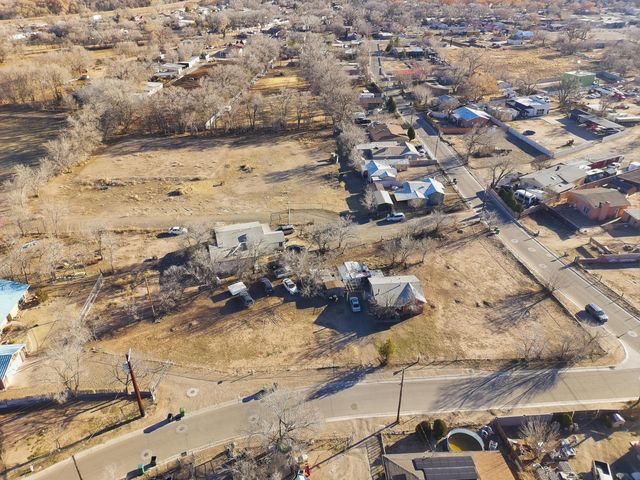 2224 Perry Road SW, Albuquerque, NM 87105