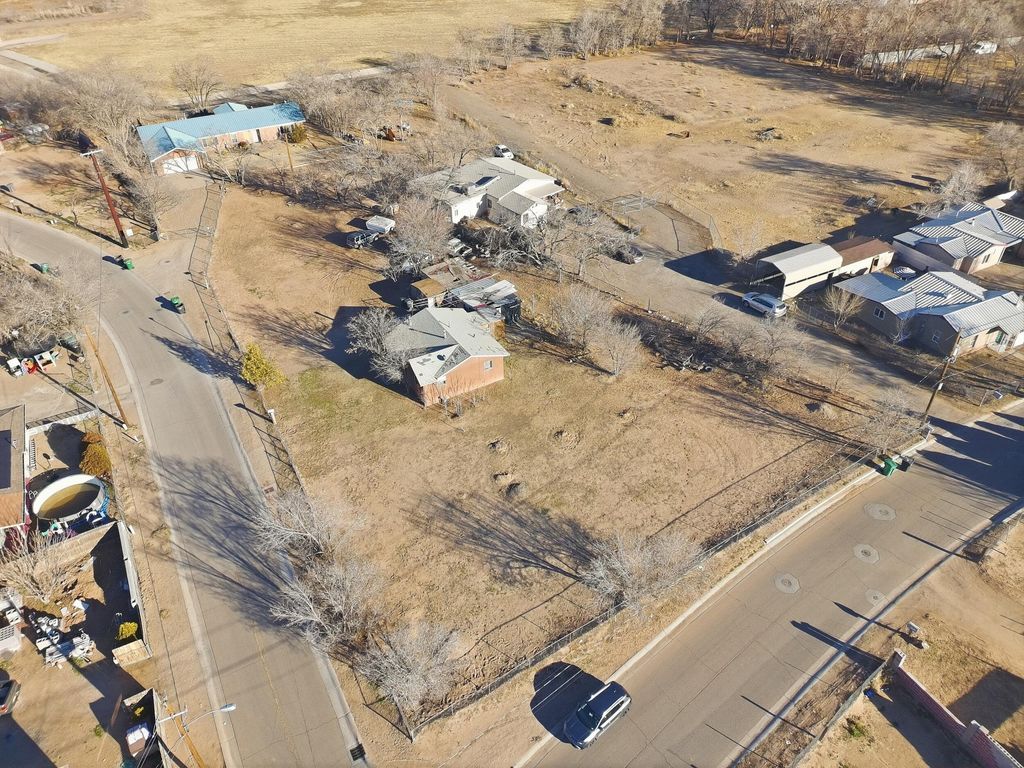 2224 Perry Road SW, Albuquerque, NM 87105