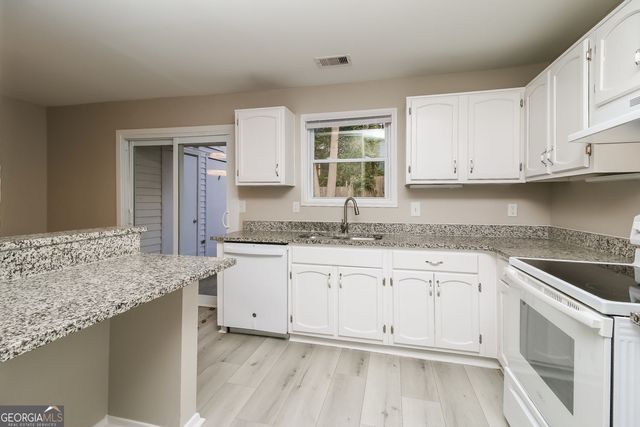 5707 Wells Circle, Stone Mountain, GA 30087