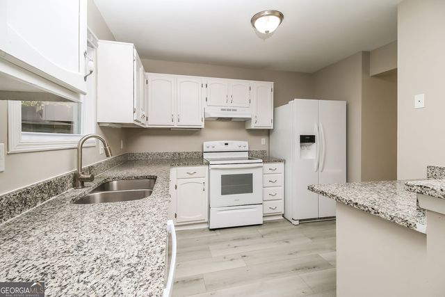 5707 Wells Circle, Stone Mountain, GA 30087