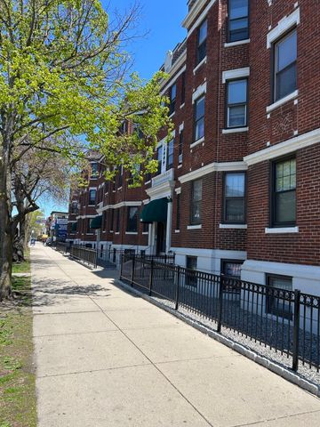 1568 Commonwealth Ave 12, Boston, MA 02135