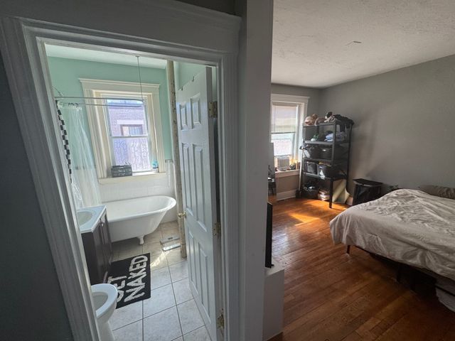 1568 Commonwealth Ave 12, Boston, MA 02135