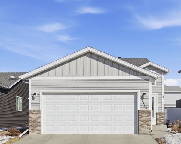 1114 22nd Avenue W, West Fargo, ND 58078