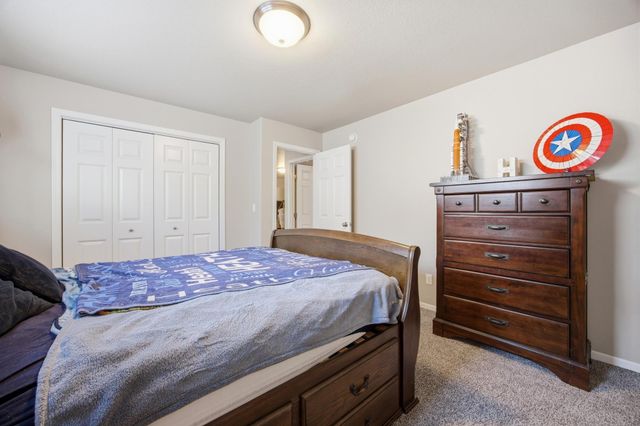 1114 22nd Avenue W, West Fargo, ND 58078