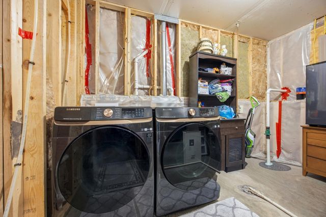 1114 22nd Avenue W, West Fargo, ND 58078