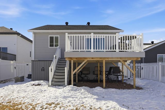 1114 22nd Avenue W, West Fargo, ND 58078