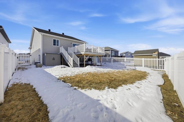 1114 22nd Avenue W, West Fargo, ND 58078