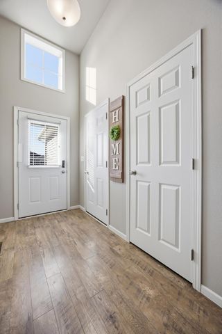 1114 22nd Avenue W, West Fargo, ND 58078