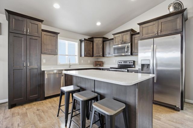 1114 22nd Avenue W, West Fargo, ND 58078