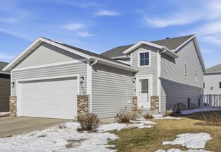 1114 22nd Avenue W, West Fargo, ND 58078