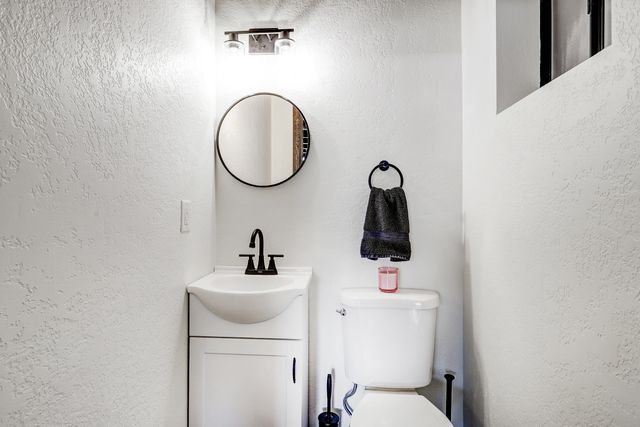3560 Luke Circle NW, Albuquerque, NM 87107