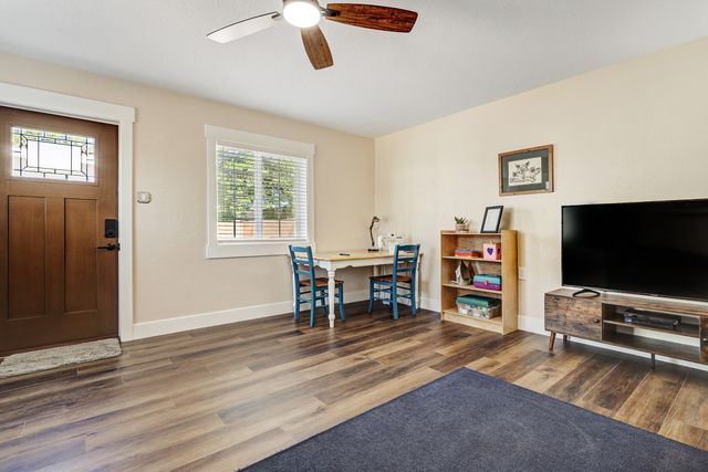 3560 Luke Circle NW, Albuquerque, NM 87107