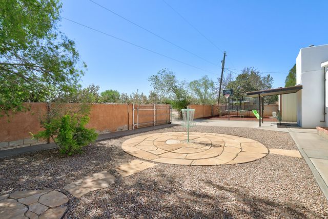 3560 Luke Circle NW, Albuquerque, NM 87107