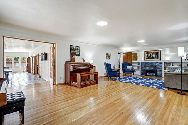 3560 Luke Circle NW, Albuquerque, NM 87107