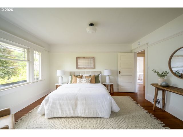 515 Ne FLORAL Pl, Portland, OR 97232
