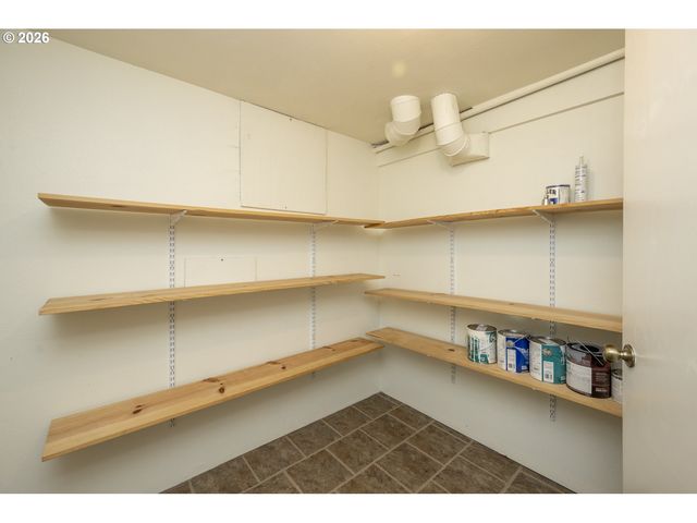 515 Ne FLORAL Pl, Portland, OR 97232