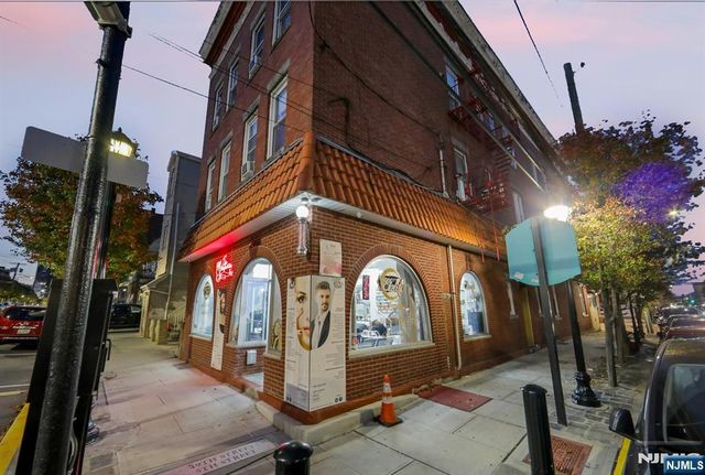 300 49th Street, Union City, NJ 07087