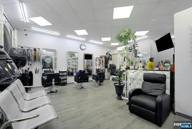 300 49th Street, Union City, NJ 07087